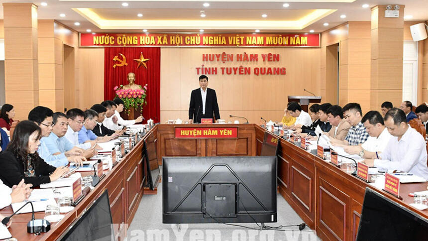 UBND huyện Hàm Yên họp phiên Thường kỳ tháng 1 năm 2024